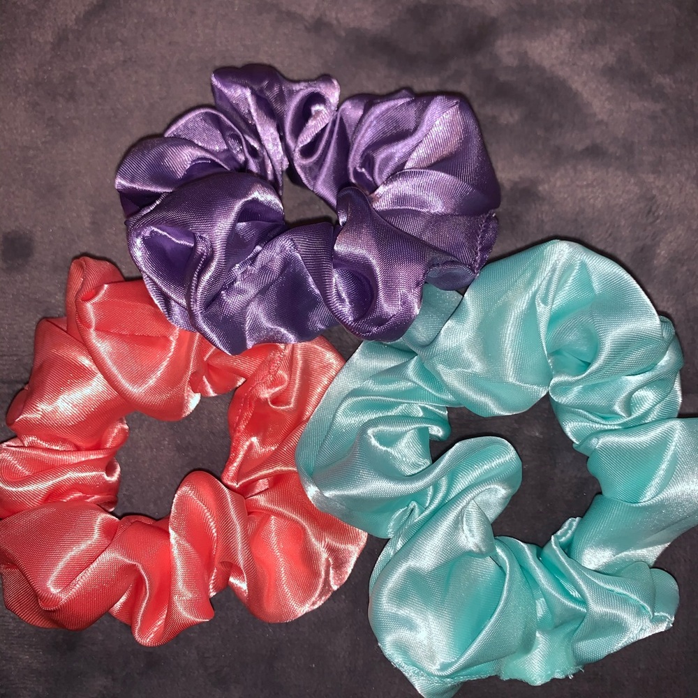3 set scrunchies - Picture 8 of 8